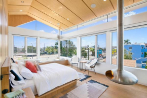 Modern Venice Beach Home with Rooftop & Spa